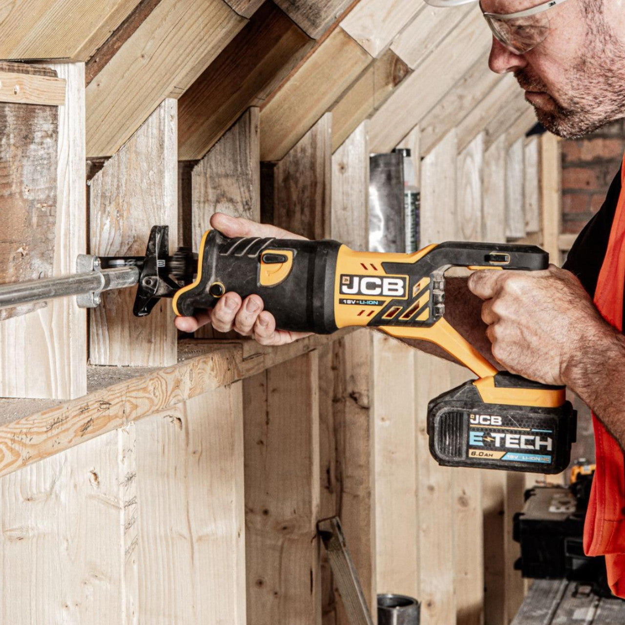 Cordless Reciprocating Saw Cutting Piping