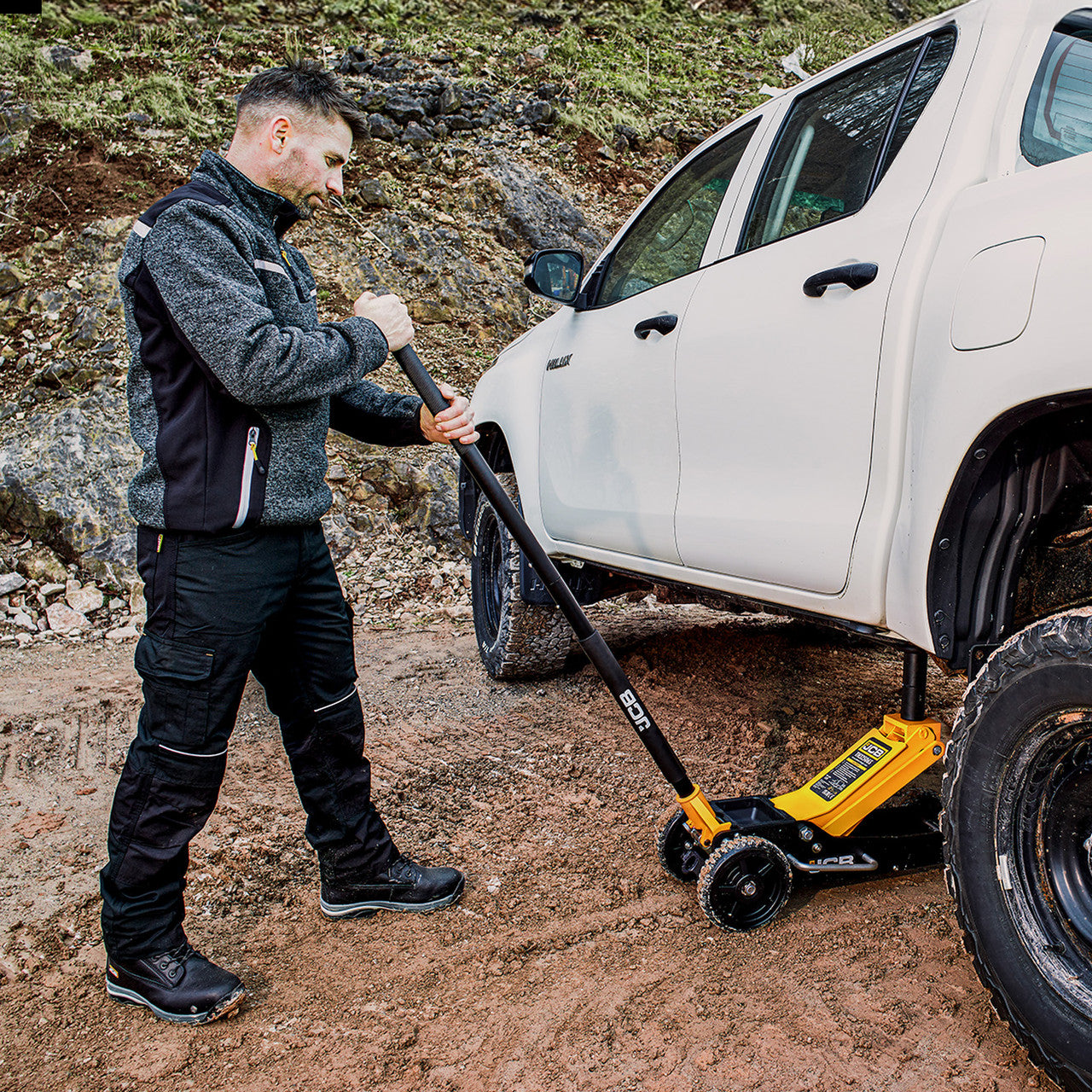 JCB 2.5 Tonne Off-Road SUV Double-Pump Aluminium Trolley Jack | JCB-TH32506S