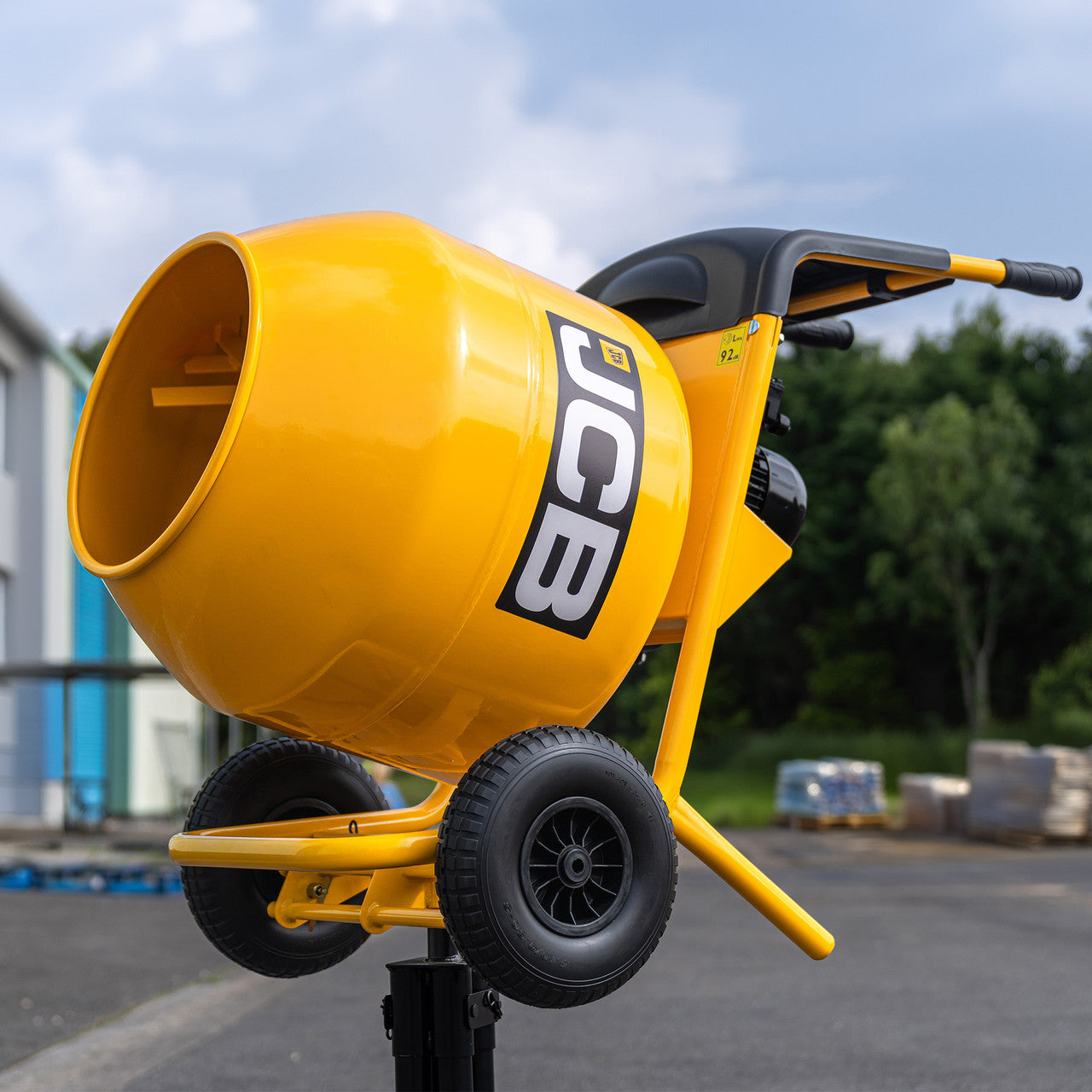 Using the JCB-CM150E JCB Concrete Mixer