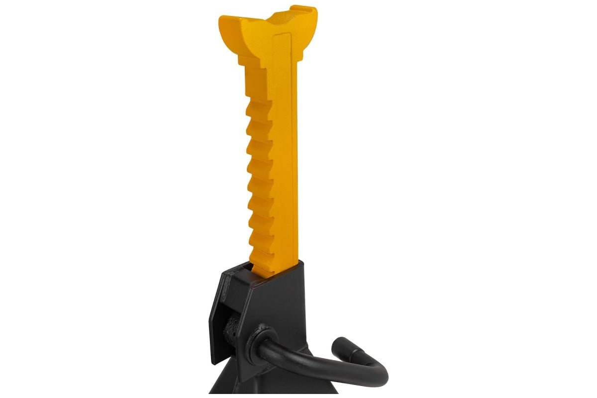 Enlarged base area prevents unwanted sinking into asphalt or soil
Large saddle for better and more secure vehicle support