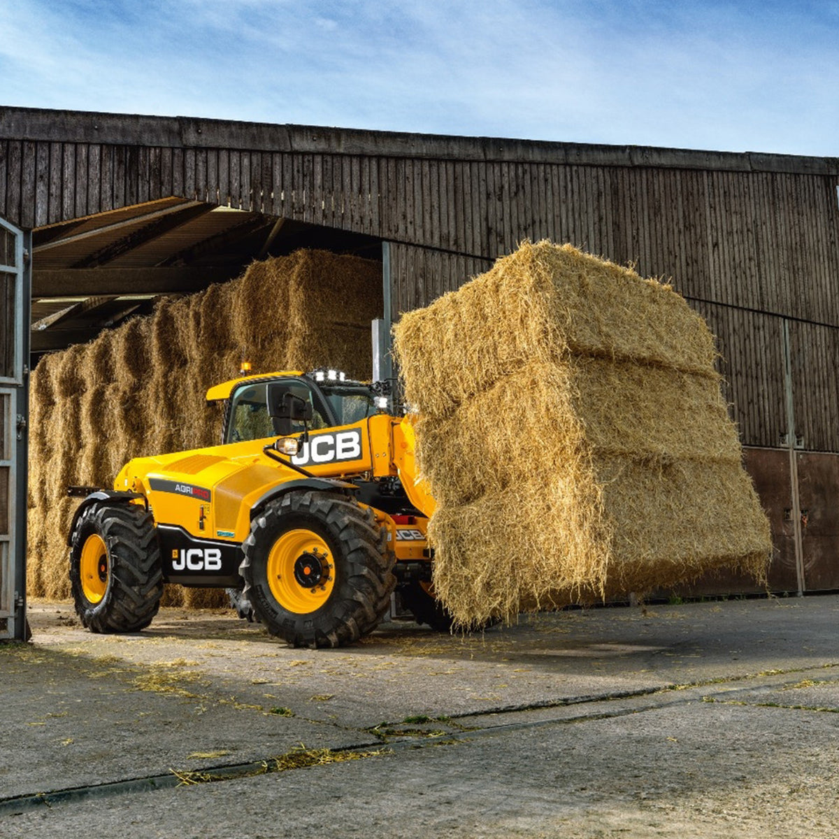 Jcb Stacker Machine JCB 42’’ Tool Cabinet Stack & Telehandler wrap | JCBTLHSTACK – JCB Tools