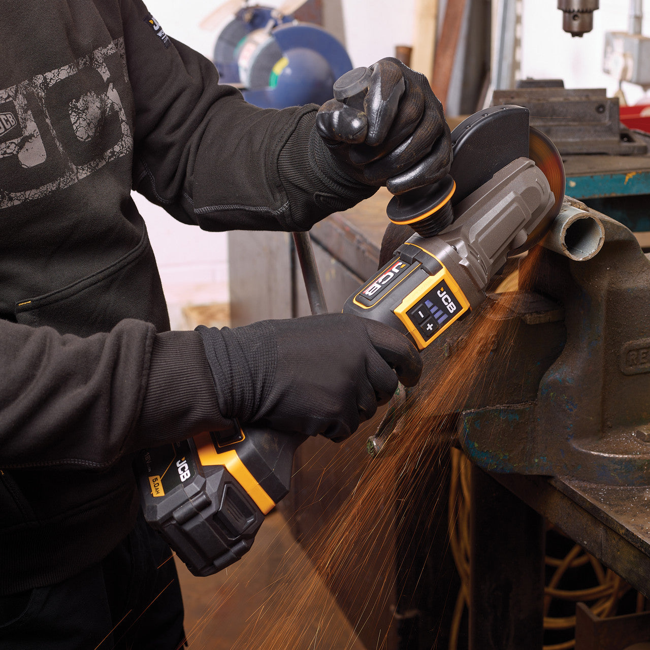 High-Speed Performance – Achieve up to 9,000 RPM for fast, precise grinding and cutting across a range of materials.