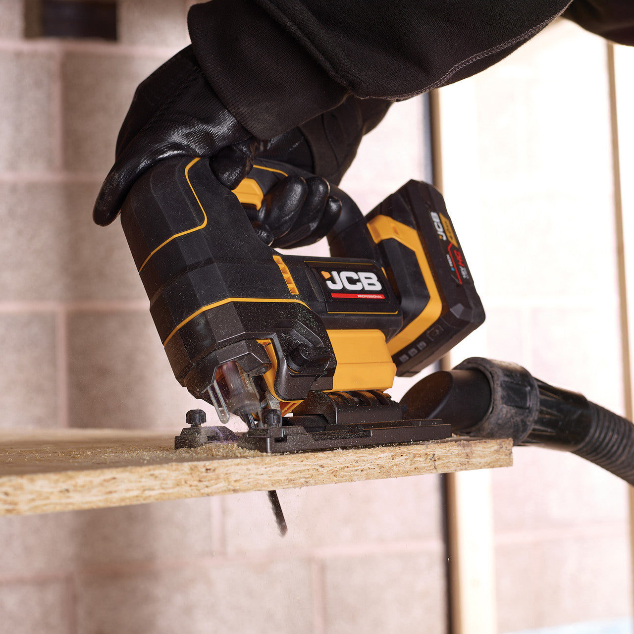 JCB Pro 18V 5-Piece Pro Kit, Combi Drill (160Nm), Impact Driver (230Nm), Circular Saw (185mm), Angle Grinder (115mm), Jigsaw, 2x2Ah & 2x5Ah Batteries, Dual 4.5A Fast Charger & Soft Tool Bag | JCB-18PKIT-8